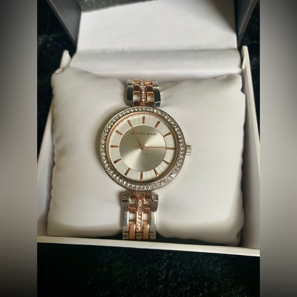 GEOFFREY BEENE Women’s Rhinestone Stainless Steel Wristwatch Silver & Rose Gold - Picture 3 of 6
